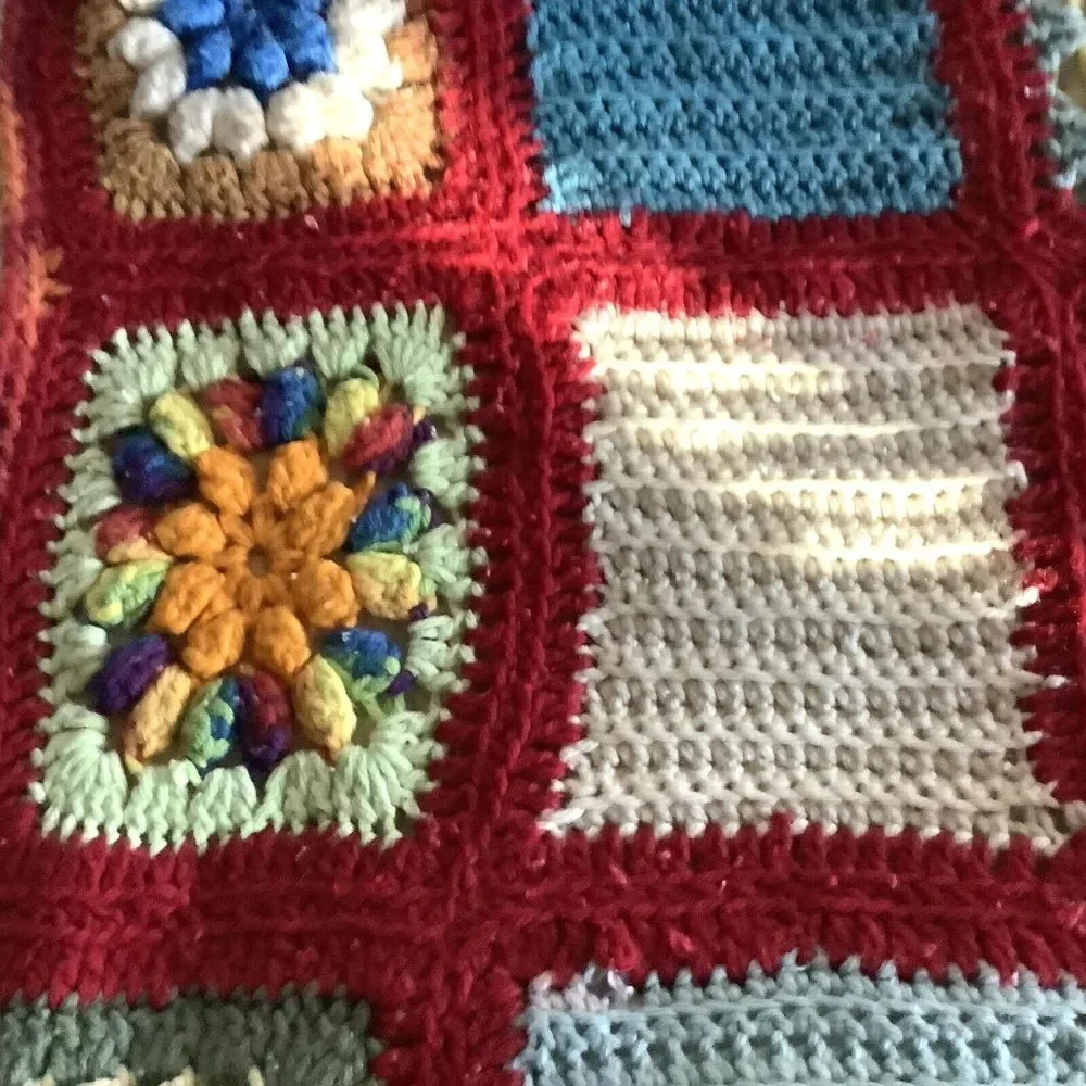 Granny‎ Square Afghan Blanket Throw Crochet Red Multi Color 84x35 in Vintage